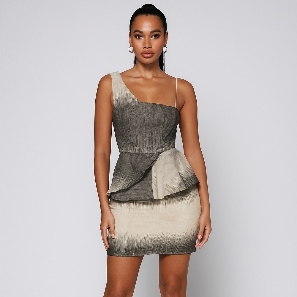 NWT Alice + Olivia Alessia Asymmetrical Peplum Dress size 4